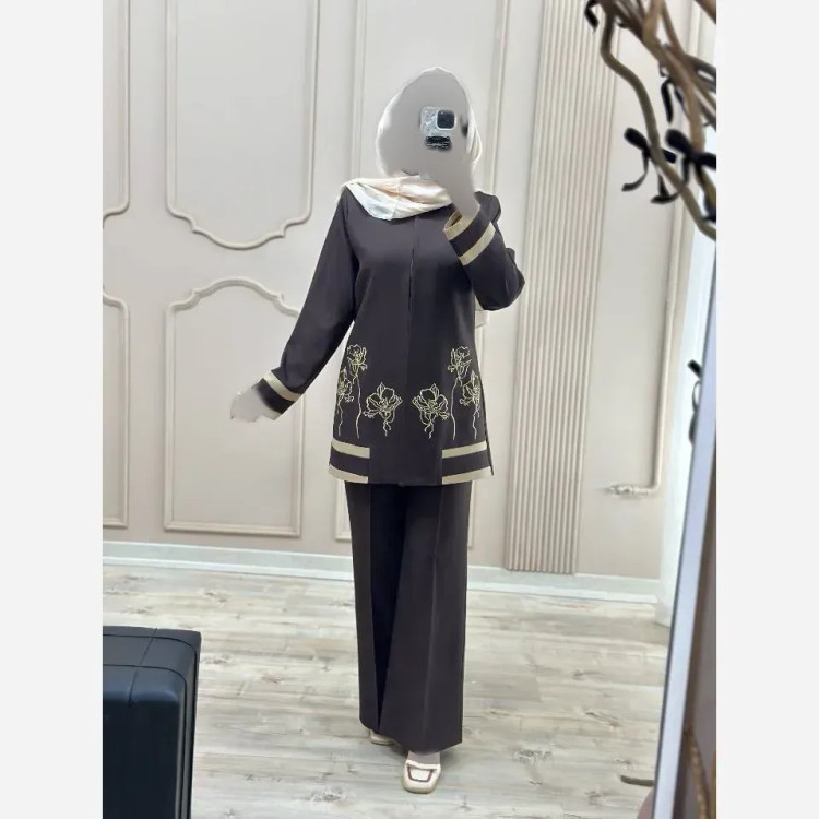 کت شلوار گلدوزی مدل رویا بزایاق اعلا زنانه در رنگبندی مشکی، سرمه ای، کرم، قهوه ای و سایزبندی 38 تا 50