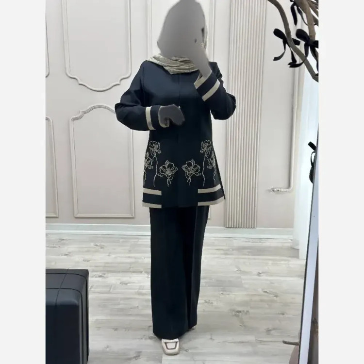 کت شلوار گلدوزی مدل رویا بزایاق اعلا زنانه در رنگبندی مشکی، سرمه ای، کرم، قهوه ای و سایزبندی 38 تا 50