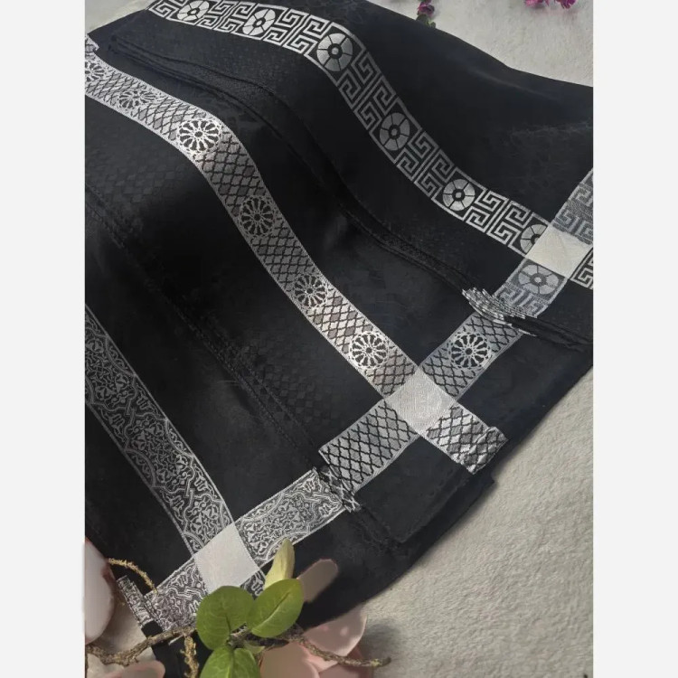 روسری دورو حاشیه نقره ژاکارد ابریشم ترک ابعاد 90 در 90