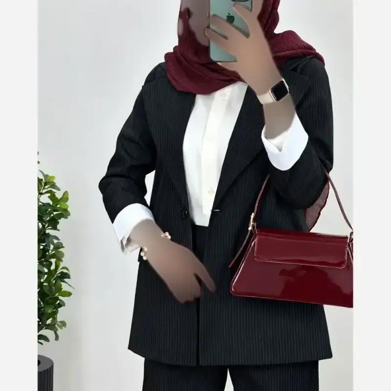 مانتو ترکیبی موهر پشمی و چرم تیرکمانی فری سایز 36 تا 46 رنگ قرمز سبز زرد