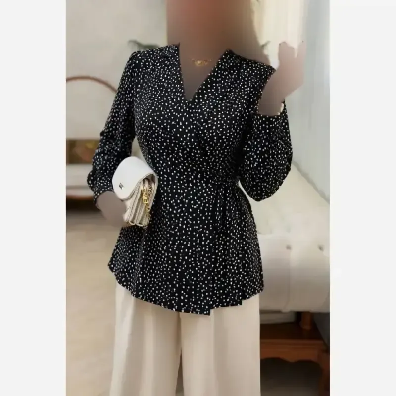 شومیز یقه انگلیسی زنانه جنس کرپ بوگاتی سایز فری 38 تا 46
