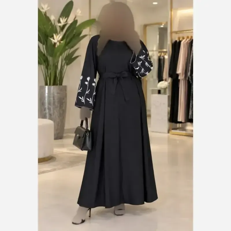 پیراهن عبایی گلدوزی شده گل لاله جنس الیزه مشکی فری سایز