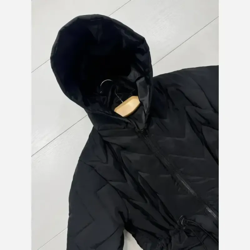 کاپشن اسرا امبردی داخل پشم شیشه و آستر رنگ مشکی سایز فری 38 تا 46 کلاهدار