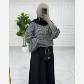 ست دامن مازراتی و شنل موهر فری سایز رنگ سفید مشکی و مشکی شکلاتی